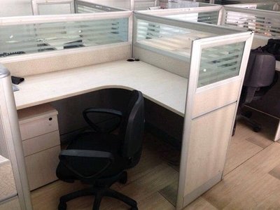 搬家急售！河西越秀路辦公桌轉椅超值轉讓